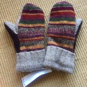 ✨🌸Host Pick🌸✨Handmade Wool Mittens lined with fleece